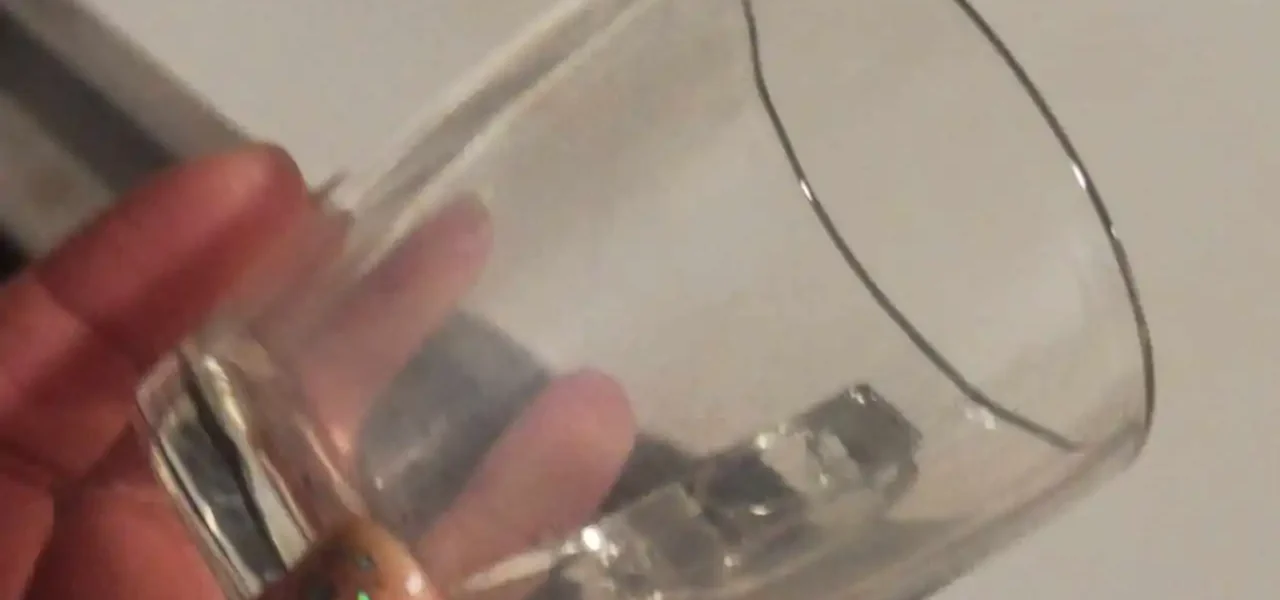 ¿Tienes vasos manchados y con pátina blanca? Intenta así y volverán a brillar