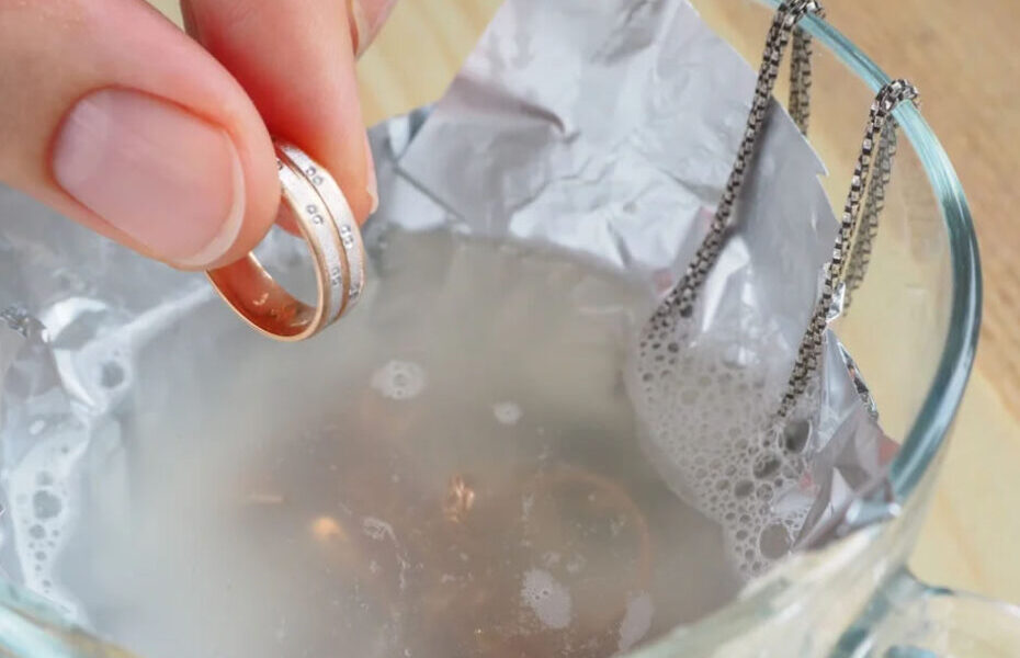 Cómo recuperar la plata ennegrecida de forma rápida y natural