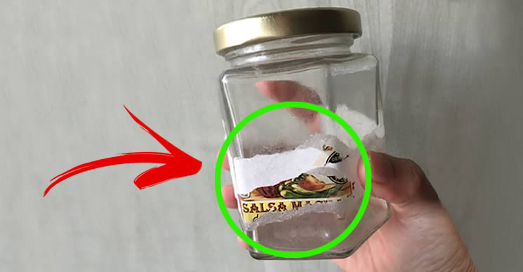 El truco más rápido para quitar las etiquetas de los frascos
