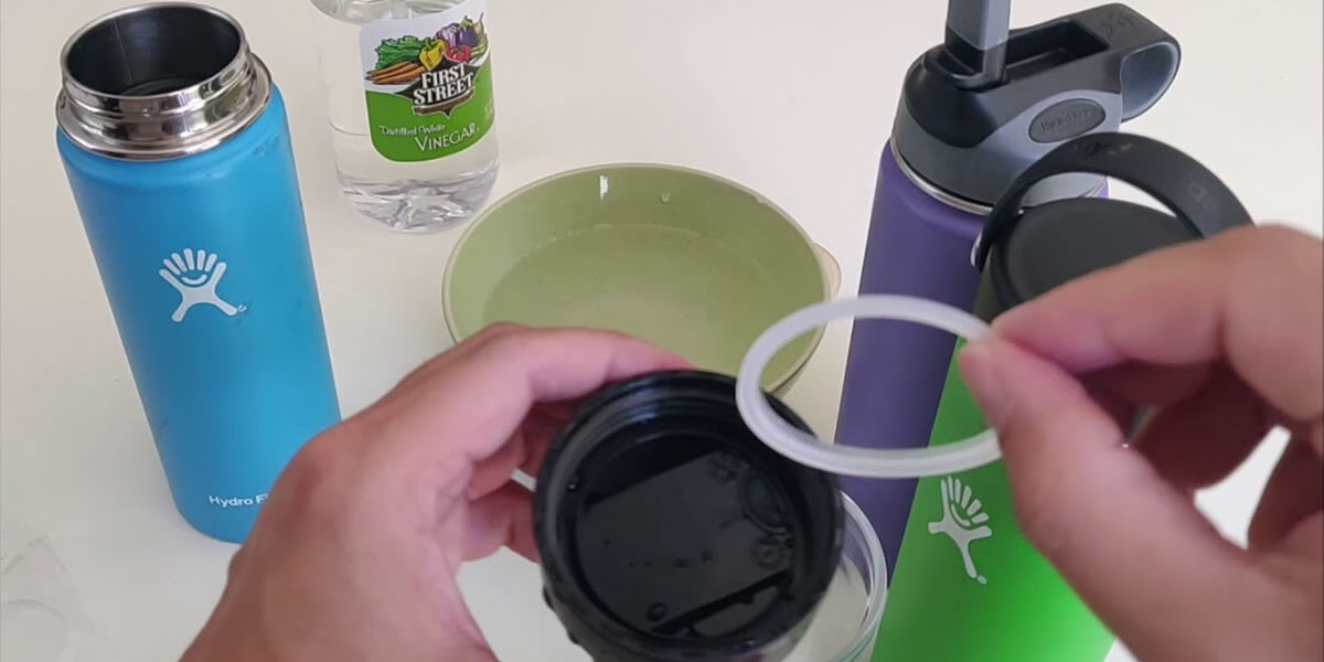 Cómo lavar y desinfectar botellas reutilizables