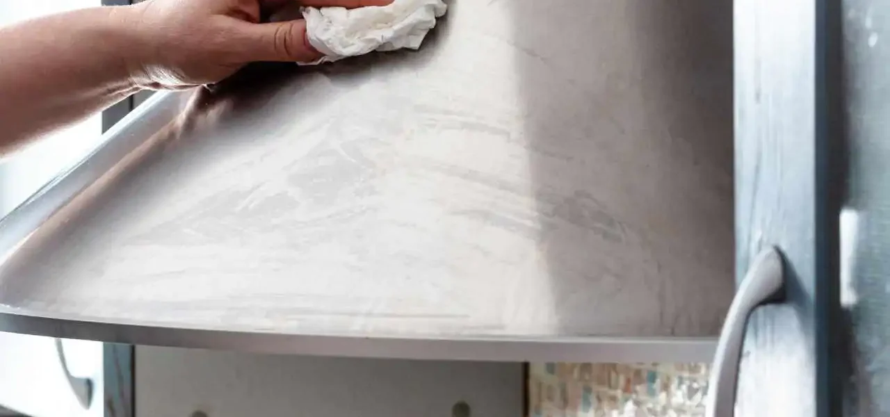 Mezcla para el acero: dos ingredientes y una sola pasada y todo quedará súper brillante.