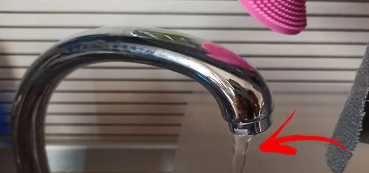 Solucionar la presión baja de su grifo con este truco rápido y fácil. Ahorre el dinero del fontanero y recupere el flujo de agua