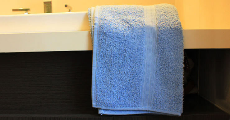 Trucos para quitar el olor húmedo de las toallas
