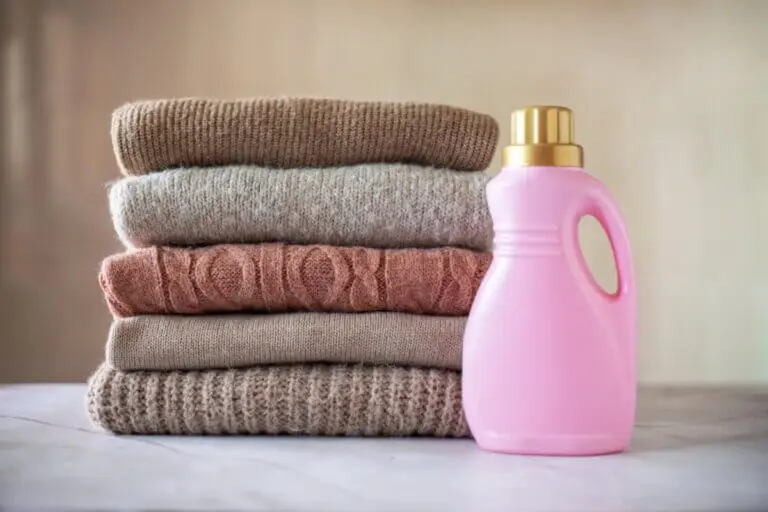 Cómo lavar tu ropa de cachemira en la lavadora sin arruinarla ni encogerla