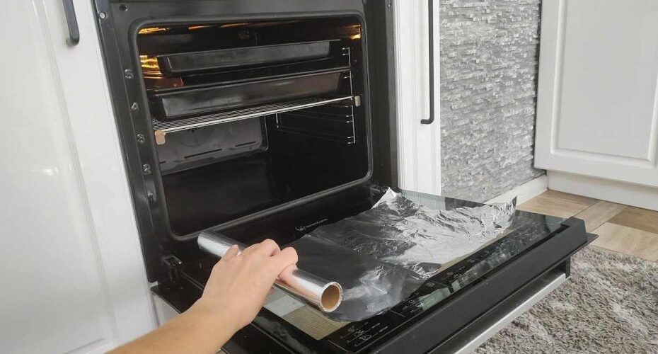 No se desespere, el truco de la abuela para eliminar la suciedad del horno en 3 minutos.