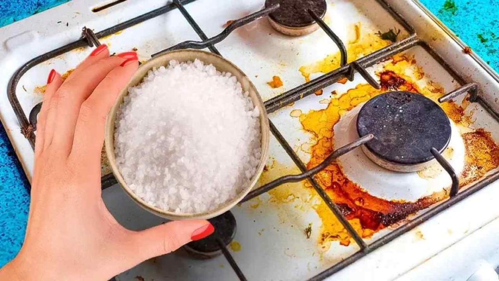 Placa de cocción sucia y incrustada, este ingrediente es suficiente para desgrasar