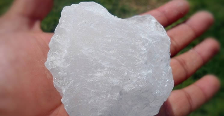 Cómo usar la piedra de alumbre para no tener que volver a comprar desodorante nunca más