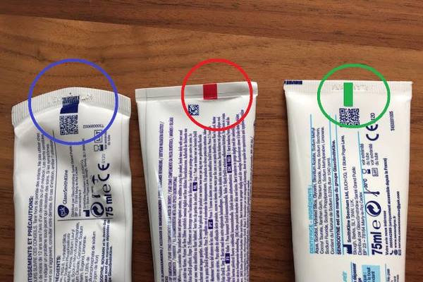 El secreto de la raya de colores del tubo de dentífrico