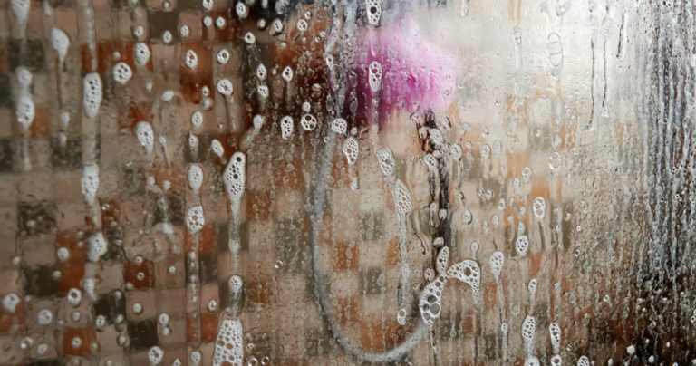 El secreto de la raya de colores del tubo de dentífrico