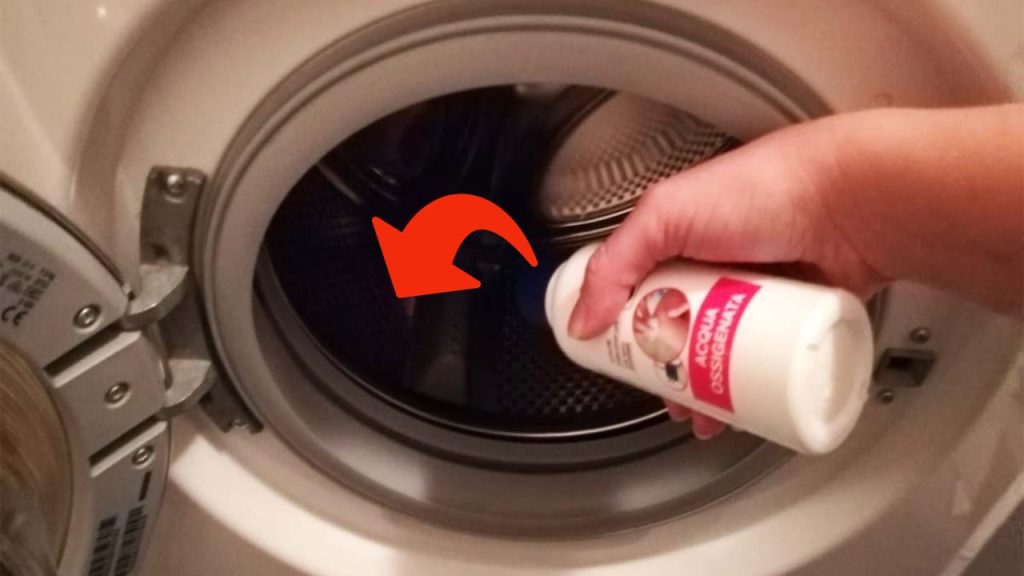 Si echas peróxido de hidrógeno en la lavadora, lo que le pasa a la ropa es sorprendente