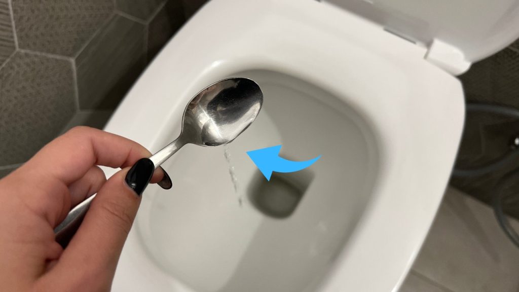 Olor a orina en el baño: con una gota de esto lo solucionarás de una vez por todas
