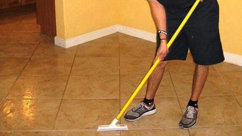 El ingrediente nunca visto que hará brillar todos los azulejos de tu casa