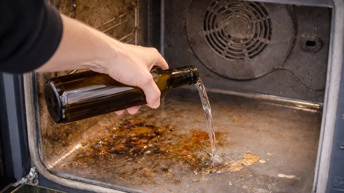 Este truco limpia el horno sin esfuerzo