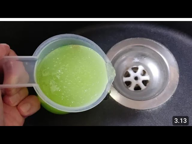 Cela débouche le drain mieux qu’une machine. La puanteur disparaît