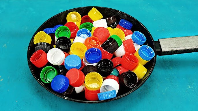 Idée incroyable! Comment faire fondre des couvercles en plastique et faire une assiette maison