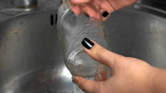 CECI mata todas las malezas sin ningún rastro de veneno en 1 minuto