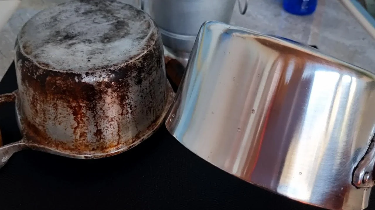 Limpiador potente para aluminio sin sosa ni productos químicos agresivos.