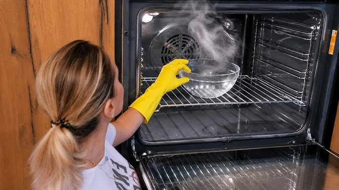 Limpie el horno sin levantar un dedo!