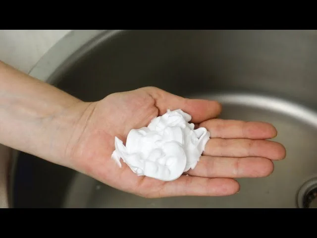 9 trucos increíbles con espuma de afeitar para la limpieza 💥
